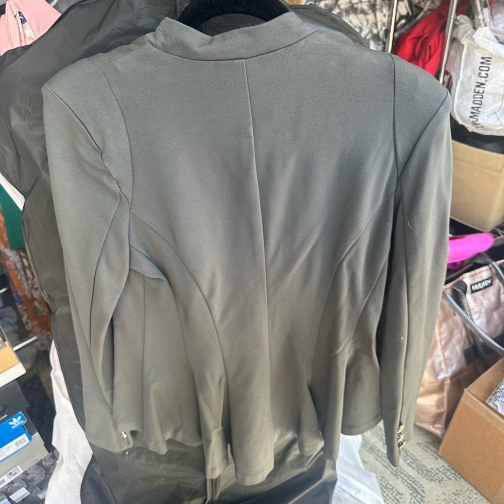 Gray jacket - Picture 2 of 4